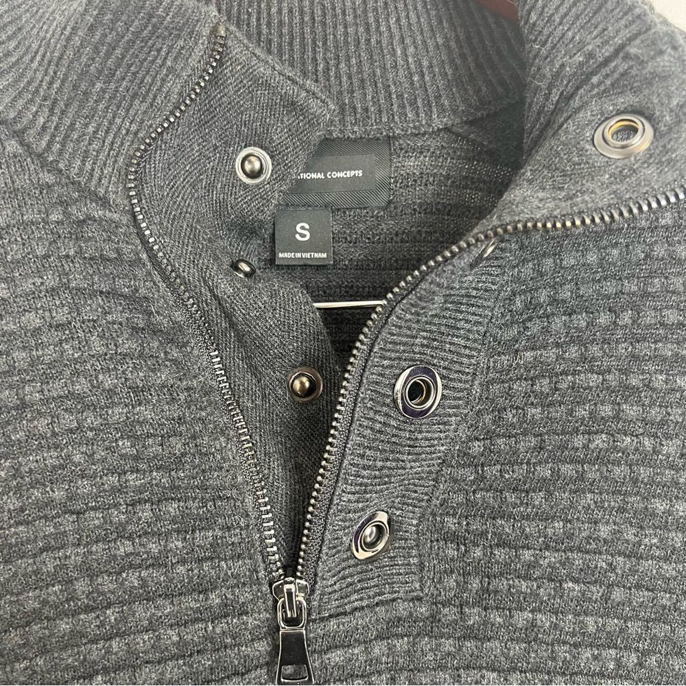 INC‎ Collared Sweater - Picture 4 of 7